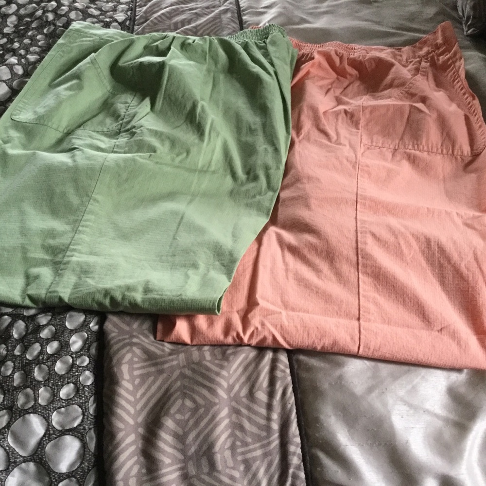 Lot of two pair of Alfred Dunner summer pants.